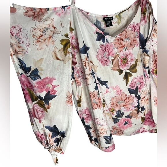 Torrid Floral Blouse Long Sleeve/Tank With Exposed Shoulder - Picture 2 of 4
